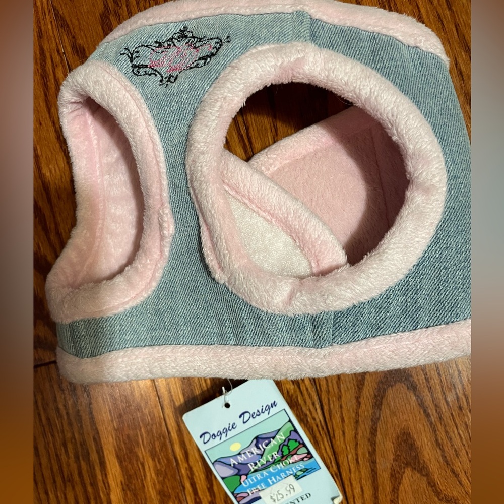 Dog harness. Size medium
